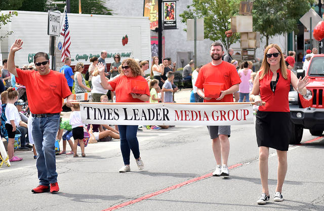 127486696_web1_2021-Pittston-Tomato-Fest-Parade-1
Employees of the Times Leader also took part in the 2021 Pittston Tomato Festival parade, from left: Controller Marc Couchot, Advertising Manager Diane McGee, Major Accounts Executive/Digital Strategist Mike McGinley and Vice President Kerry Miscavage.
Tony Callaio | For Sunday Dispatch