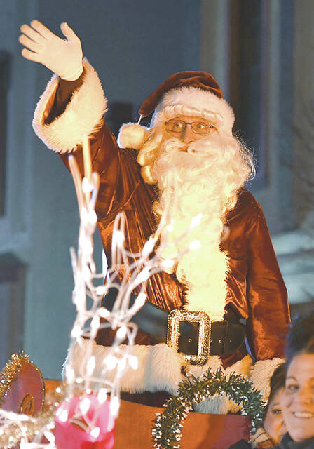 127759421_web1_Pittston-Christmas-3-copy
Santa Claus will be arriving at the La Festa Natale at the end of the Toy Truck Christmas Parade on Dec. 4, as shown in the photo from a previous year in Downtown Pittston.
Tony Callaio file photo