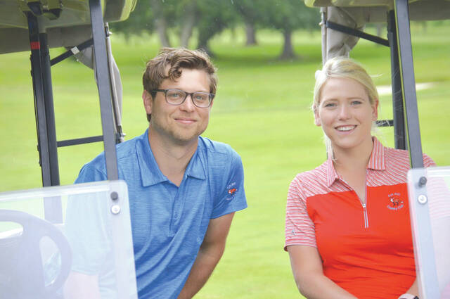 127920815_web1_image0--1-
Ross Brown and Victoria Petrosky are the new head golf professional and first assistant at Fox Hill Country Club.
Submitted Photo