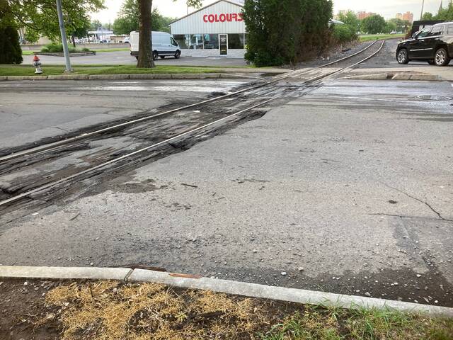 128640517_web1_dana
The Luzerne County Redevelopment Authority voted last week to repair the railroad crossing at Dana Street in Wilkes-Barre due to complaints about its condition.
Submitted photo