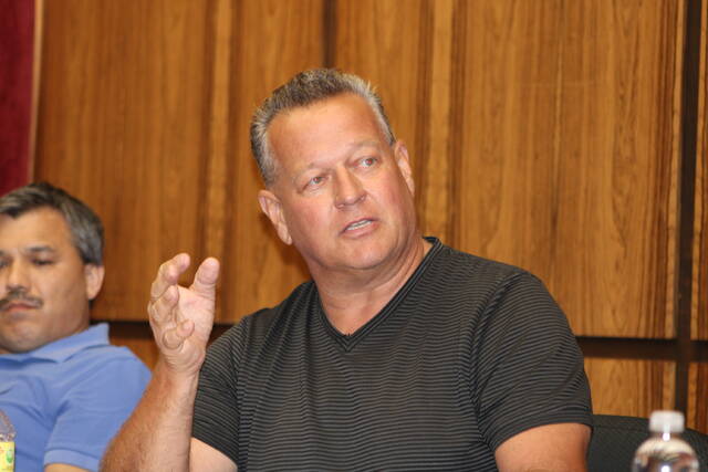 128690735_web1_Lescavage
Lescavage