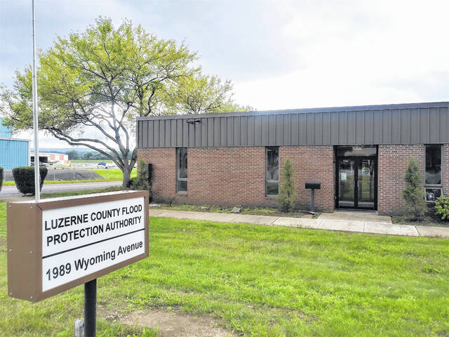 128908860_web1_floodauthority
The Luzerne County Flood Protection Authority held its first meeting Tuesday at its new headquarters in a former state police training facility on Wyoming Avenue in Forty Fort, located adjacent to the Wyoming Valley Airport.
Jennifer Learn-Andes|Times Leader