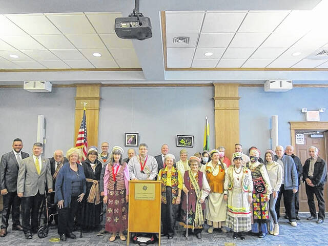 129437616_web1_Flag-Raising-2023