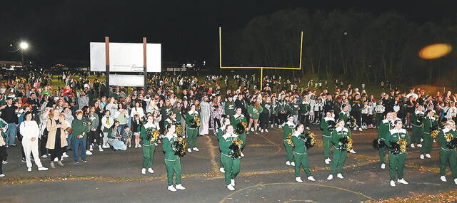130097209_web1_WA-Bonfire-4
Throngs of people attended the Warrior bonfire on Wednesday night. The team and cheerleaders paraded from the high school to the Panther football field, Exeter.
Tony Callaio | For Sunday Dispatch