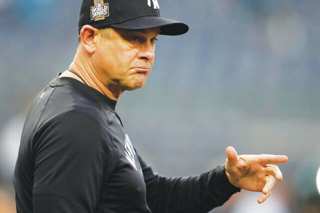131046395_web1_131046395-0288023e907d4575bdf22666a7c18b20
Yankees manager Aaron Boone received public support from general manager Brian Cashman on Tuesday.
Ashley Landis | AP photo