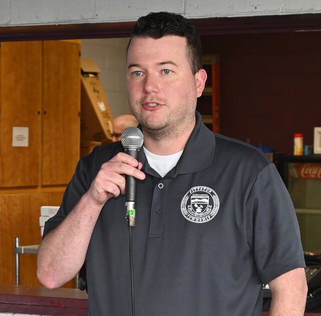 131582131_web1_Victory-Sports-Summer-Dance-1
Pittston Twp. Manager Kyle Rozitski welcomed the athletes of Victory Sports to the Pittston Twp. Bicentennial Park Pavilion.
Tony Callaio | For Sunday Dispatch