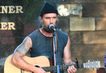 
			
				                                Rich Janov performed at the pocket park next to Napoli’s Pizza.
                                 Tony Callaio | For Sunday Dispatch

			
		