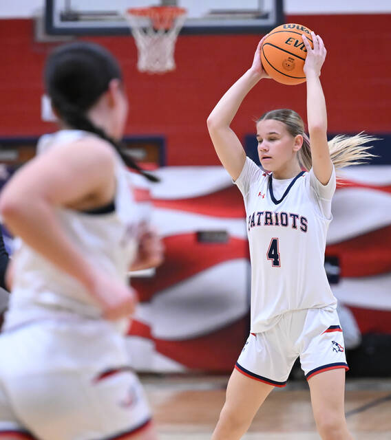 <p>Leah Drozginski (4) looks to pass off to a teammate during the game against Wilkes-Barre Area Wolfpack.</p>
<p>Tony Callaio | For Sunday Dispatch</p>