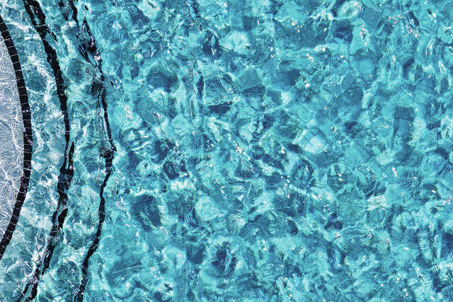 132102807_web1_swimming2