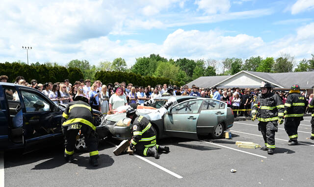 132372461_web1_PA-Mock-Car-Crash-1
A mock car crash was held at the Pittston Area High School parking lot for members of the senior class on Wednesday, May 20, organized by Drew and Marc Malvizzi.
Tony Callaio | For Sunday Dispatch