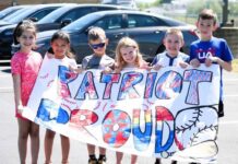 Pittston Area Primary Center holds send-off for varsity baseball team
Pittston Area primary students hold a handmade sign in support of the varsity baseball team.
Submitted Photo