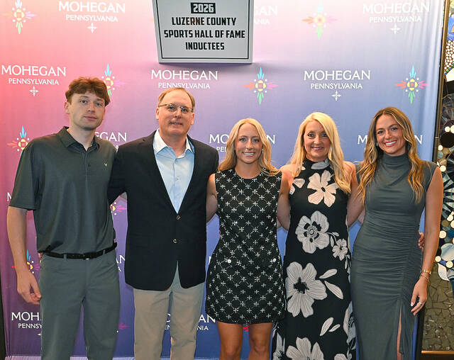 132422139_web1_Luz-Co-Sport-Hall-1
Bree Bednarski, Wyoming, was one of the 10 inductees into the Luzerne County Sports Hall of Fame on Sunday, June 7, at Mohegan Pennsylvania. She is shown with her immediate family, from left: Bret, Joe, Bree, Lyn, and Drew Bednarski. Tony Callaio | For Sunday Dispatch
Tony Callaio | For Sunday Dispatch