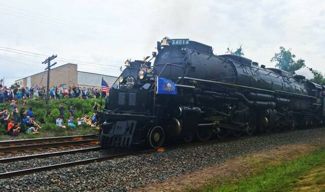 History made: Union Pacific’s Big Boy No. 4014 passes through Pittston Twp.