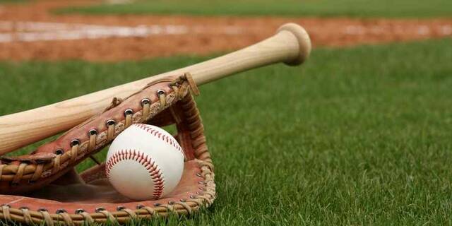 132440882_web1_Baseball