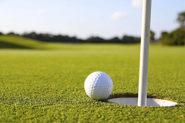 132472730_web1_golf2